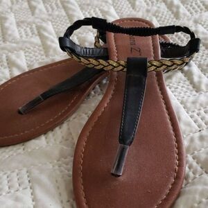 Sara Z. Black w/ Gold Metal Embleshments. Size 7/8.